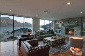 Limerick- Fire Place- Lake Views- BBQ- AC